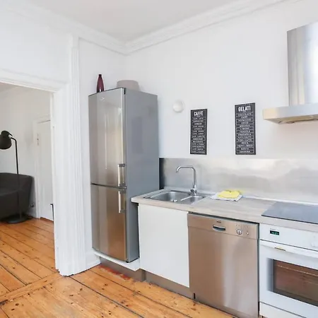 Luxurious Two Storey In The City Centre