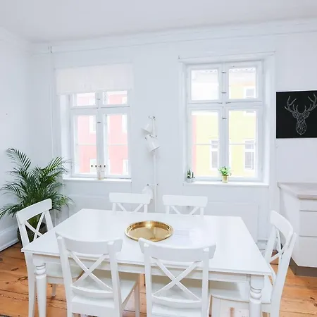 Luxurious Two Storey In The City Centre *